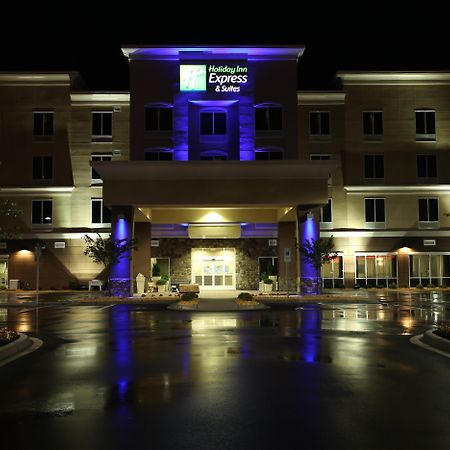 Holiday Inn Express Hotel & Suites Goldsboro - Base Area By Ihg Екстер'єр фото