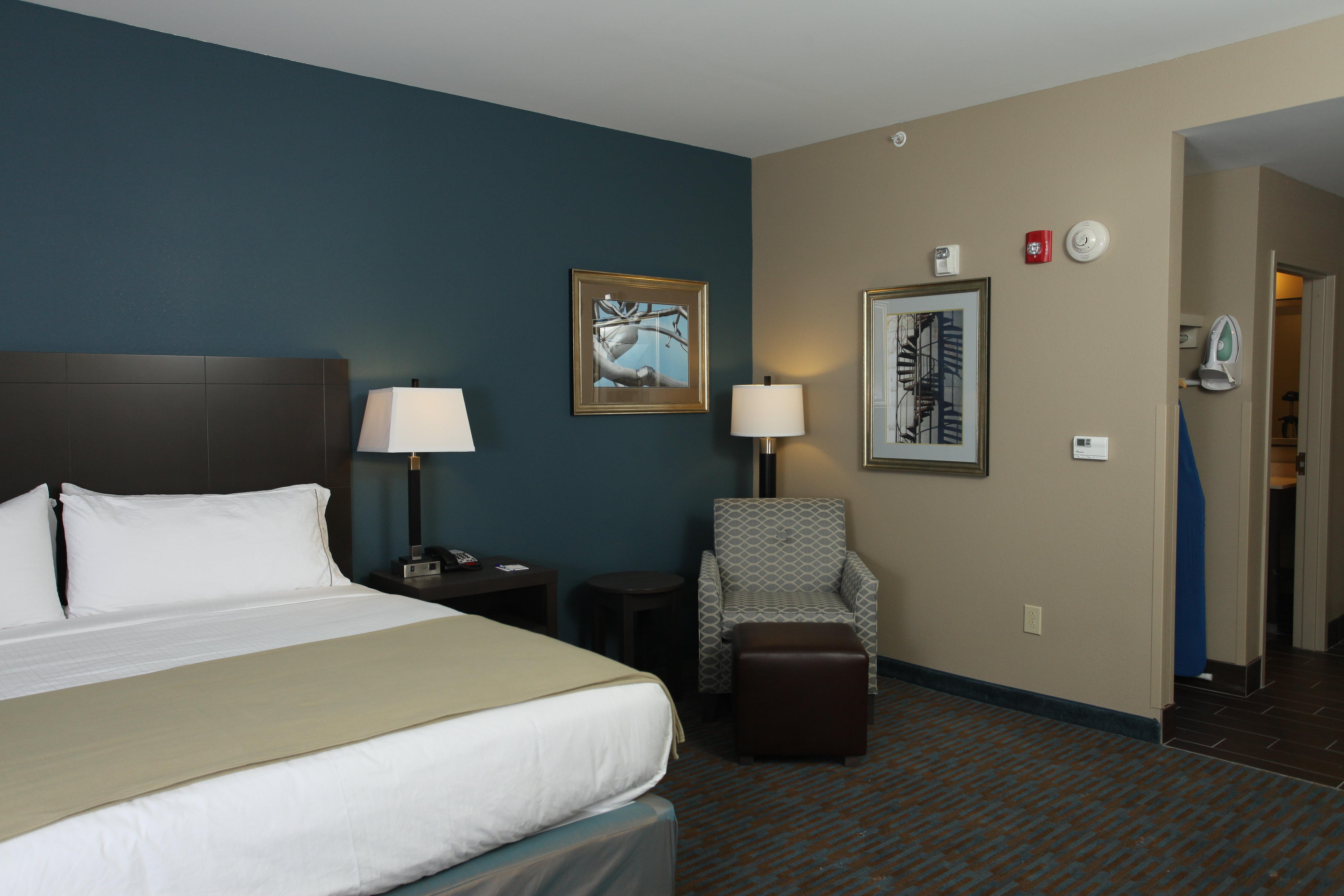 Holiday Inn Express Hotel & Suites Goldsboro - Base Area By Ihg Екстер'єр фото